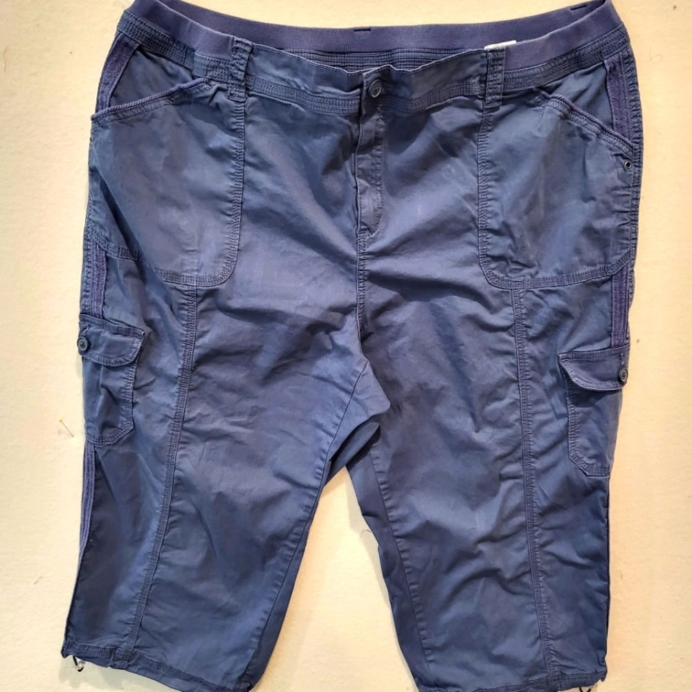 Woman's capris